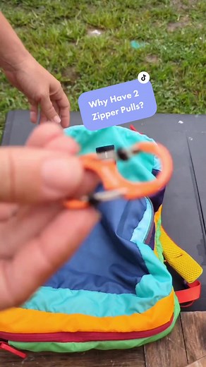 Backpack Safety Hack! Tag us in your best travel practices or share in the comments below ⬇️ #travelsafe #travelawareness #travelhack #safetyfirst #travelsmart #carryonbag #backpack #hacks #tips