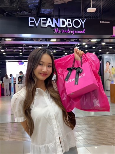 [12 กุมภาพันธ์ 69 – 15 มีนาคม 69] Smart Skin, Smart Value ไปกับ Bobbi Brown✨ เมื่อช้อปรองพื้นรุ่นใดก็ได้, Intensive Serum UV Fluid SPF 50 หรือ Intensive Serum Radiance Primer ที่ EVEANDBOY รับเลย Vitamin Enriched Face Base 15ml มูลค่า 1,100 บาท* 📌ที่ EVEANDBOY ทุกสาขา 💌 ADD FRIEND เพิ่ม @bobbibrownthailand เป็นเพื่อนทาง LINE เพื่อรับทราบข่าวสารและสิทธิพิเศษก่อนใคร คลิก https://bobbibrown.b.link/ADDFRIEND #BobbiBrownThailand *เงื่อนไขเป็นไปตามที่บริษัทกำหนด *จำกัด 1 ท่านต่อ 3 สิทธิ์ *ของขวัญมีจ