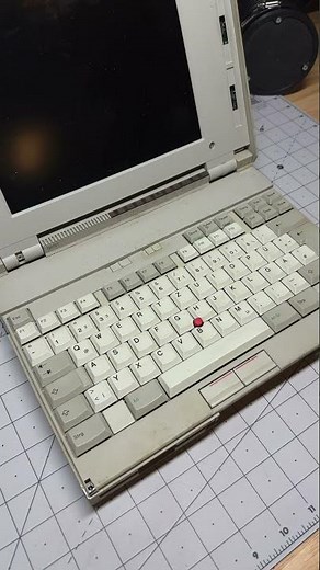 Retro Tech Exploration: Rare Cream-Colored ThinkPad 700C