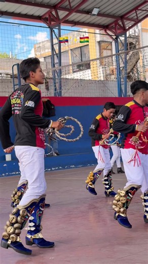 Sambos Urkupiña Quito baile Caporales Ecuador Bolivia