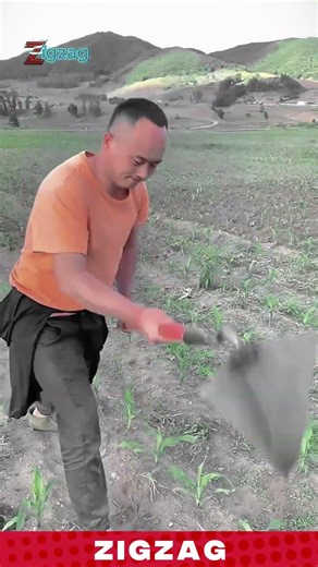 Sharp & Efficient Triangle Blade Hoe Tool for Digging and Shaping Soil Trenches in Crop Fields