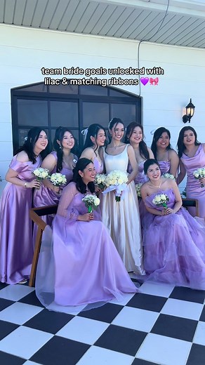 Lilac Wedding Entourage Ideas with Ribbon Details
