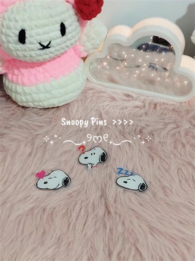 Snoopy Acrylic Pins: Creative Collectibles