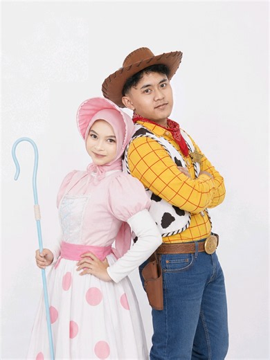 Woody dan Bo Peep Toy Story — Cara Edit Foto Jadi Karakter Woody