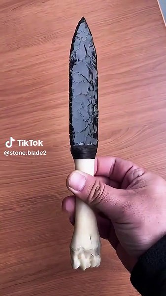 Obsidian Straight Blade Forging Process Explained