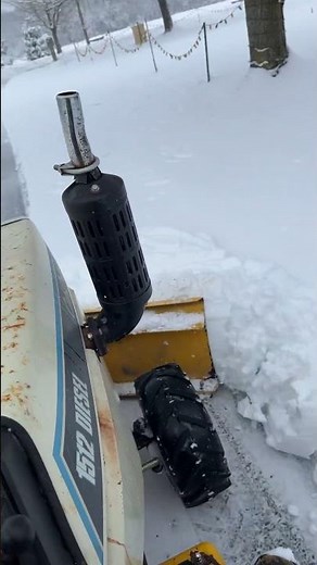 Cub Cadet 1512 plowing snow