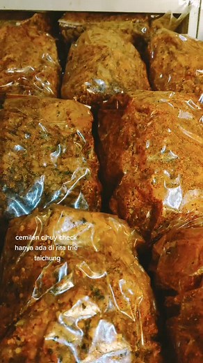 Exploring Packaged Snack Varieties and Preserved Foods