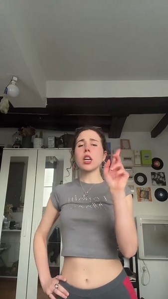 :( #shakira #2000 #2000sthrowback