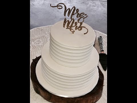 Buttercream a Cake - Smooth & Textured