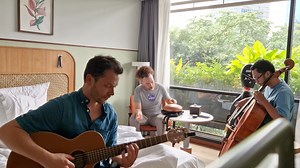 3 comments | A public holiday did not stop Robin Block and his band from playing music! 論 Yesterday they recorded this acoustic version of “Aku Kan Pulang” and “Woods” in his hotel room in Jakarta. Don’t miss their upcoming concert at Erasmus Huis tomorrow (Saturday, 20 May 2023)! The concert starts at 19:30. Free, no registration required. Watch the full video here: bit.ly/RobinBlockAcoustic | Erasmus Huis | Facebook