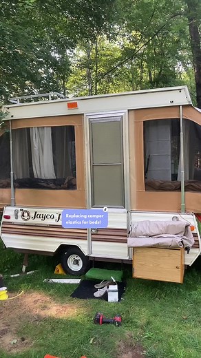 Seriously though, I hope you guys didnt get hurt bc omg. #popupcamper #howtoreplacecamperelastics #popupcamperbed #popupcamperremodel #campertiktok