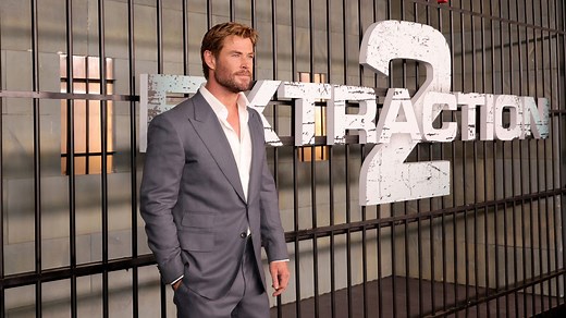 How tall is Chris Hemsworth, and is he the tallest Hemsworth brother?