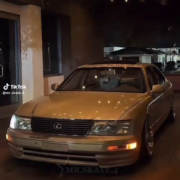 Lexus LS400 Edit: A Stylish Car Transformation