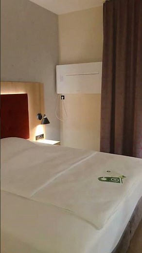Modern Zimmer Haupthaus #hotelammoosfeld #muenchen
