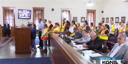 Azteca residents oppose border wall construction at nature trail