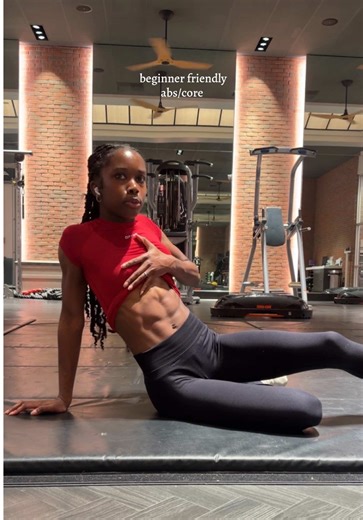 We’re going back to the basics with these 4 simple but effective core/ab exercises so find a spot on the mat, keep that core engaged, and follow me to start building these bricks of sweet muscles! 💪🏾🏃🏾‍♀️ Top from @DFYNE dc: ASANA