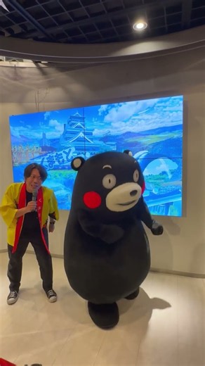 優しくされるのも恥ずかしいよ くまモン in 風と太陽のマルシェ at KITTE丸の内