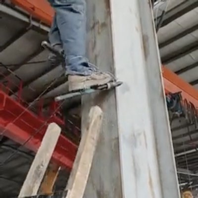 An Ironworker's Brilliant (or Crazy?) Improvised Climbing Solution  - Core77