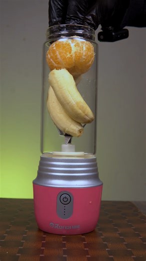 Blending 2 Bananas & 1 Orange in a Portable Blender 🔥 Smoothie Test UK #shorts