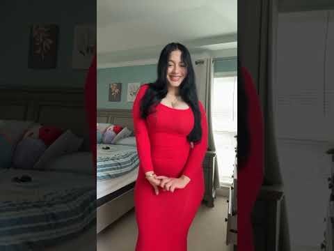 ✅ Liisbeeth is a stunning & confident model | fashion & lifestyle content | bold style, curvy figure