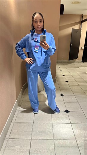 Day 4 in a Level I Trauma Center ED 🙌🏽 Still feels like a dream. So grateful to God for this blessing and to my mom for inspiring me every step of the way. #MSN extern, Class of Summer 2026 and I’m just getting started 💙🏥 #DeVoeTeD #ShamariDeVoe | Shamari DeVoe