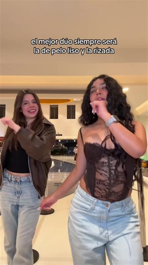 A donde les gustaría que viajáramos?🙊✨ #alisonquiroga #fyp | alison