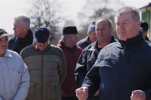 40 ha pod wodą i trzy razy droższy zbiór. Rolnicy nie chcą odbudowy progu [VIDEO]