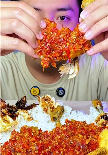 Ayam Gepuk Pak Gembus: Nikmati Sambal Pedasnya!