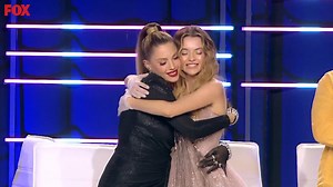 555K views · 11K reactions | Yarışmanın birincisi Özge Borak şahane performansıyla bir kez daha sahnede! 朗 #maskekimsinsen | NOW | Facebook