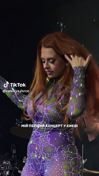 Мій перший концерт у Києві!😍 Отримала стільки тепла й підтримки, що хочеться співати ще більше 💛💫 Виступала у @masons_kyiv ❤️ #українськамузика #музикаукраїни #співачка #україна #концерт