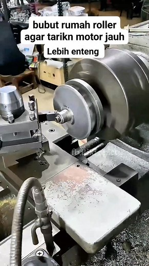 Bubut rumah roller agar tarikn motor jauh lebih enteng #reels #viral #trending #kreatif #Tesla #photography #fotografia #diy #DIYproject #tips #repair #usa #foryou | Riki react