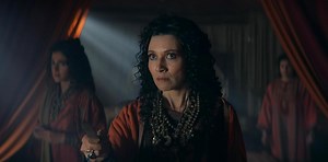 Agni Scott | Actress