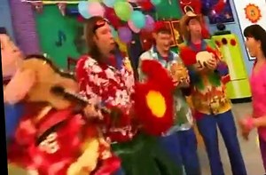 PB&J Otter PB&J Otter S03 E008 -Opal’s Magic Mud Party / Leave it to Munchy