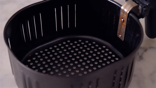 How to clean an air fryer basket