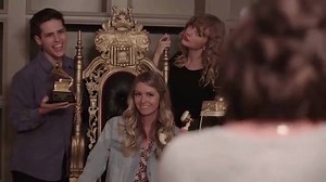 Anyone else wish Taylor Swift had invited them to a secret session?! 😲😲 | Capital FM