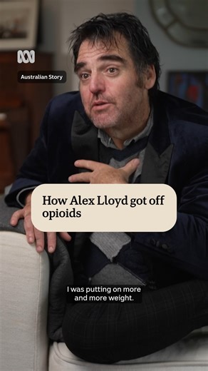 Singer-songwriter Alex Lloyd is back with his first studio record in 12 years. In 2001, he broke through with his massive hit ‘Amazing’, a song that led to the best and then the worst time of his life. He’s overcome a five-year prescription drug addiction and has fallen in love with music again. 👉 Watch 'Dark Star' on Youtube https://shorturl.at/BNd8y or ABC iview https://shorturl.at/Enqs1 #AustralianStory | Australian Story