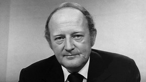 Quiz-master and journalist Robert Robinson dies