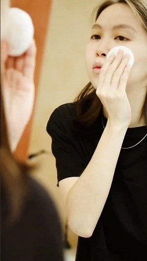 7 Natural Remedies That Clear Acne Fast