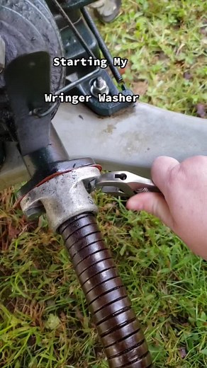 Vintage Maytag Wringer Washer Demonstration