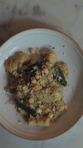 Who says homemade has to be hard work? Jamie is showing us how to turn humble, everyday ingredients like- mashed potatoes and broccoli- into a show-stopping Creamy Blue Cheese Gnocchi! Catch the full recipe and more tonight at 8pm on Channel 4 in Jamie's Feasts for a Fiver. AD | Jamie Oliver