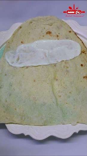 Shawarma on the go and garlic sauce from Syrian shops. How do you make chicken shawarma? 2