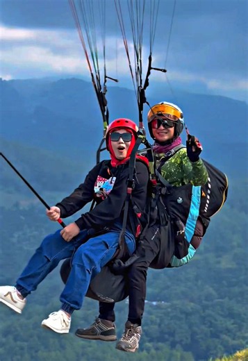 Paralayang Batu Malang: Happy Landing di Wisata Paralayang Kota Batu