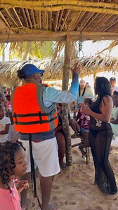 Full ambiente en cayos cochinos | La more tours