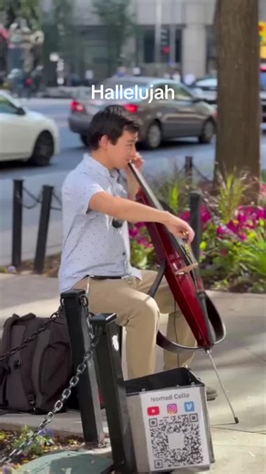 Got some recordings from my followers on instagram. Please share with me recordings that you made while i was playing on street 🙌 #cello #streeetperformance #chicago #hallelujah