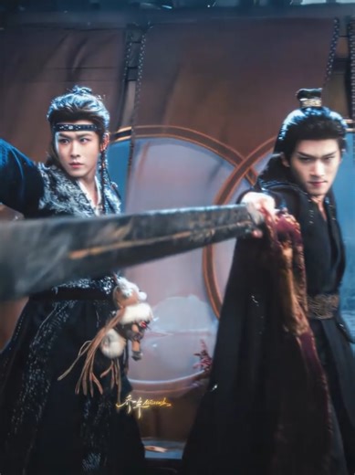 🎬 Tên phim: Nguyệt Lân Ỷ Kỷ (月鳞绮纪) Tên tiếng Anh: Veil of Shadows • Cúc Tịnh Y vai Lộ Vu Y • Điền Gia Thụy vai Ký Linh / Long Thần • Trần Đô Linh vai Vụ Vọng Ngôn • Tăng Thuấn Hy vai Võ Thập Quang • Thể loại: Cổ trang, Ngôn tình, Kỳ ảo • Đạo diễn: Quách Kính Minh • Khách mời: Diêm An • Diễn viên phụ: Nhiêu Gia Địch Gia, Cao Gia Nghiên, Tả Thần Dịch, Âu Mễ Đức, Ngô Hàm, Tào Dục Thần, Ổ Chính Dung, Cao Tử Thiêm, Chu Lăng Tự • Diễn viên map đầu: Hạ Chi Quang, Giang Nhất Yến, Chương Thời An • Diễn 