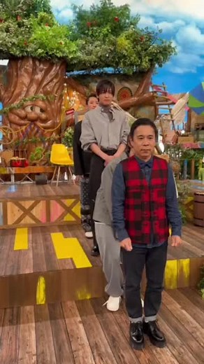 岡村さんとめめこじ🧡🖤 そして脱出島に挑戦するひかるくんも💛 とってもかわいいダンス☃️🎶 #岡村隆史 #向井康二 #目黒蓮 #岩本照 #SnowMan #冒険少年