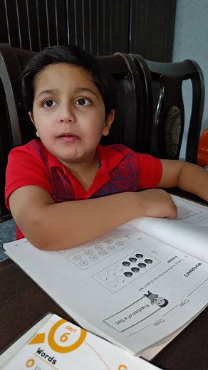 946K views · 11K reactions | Kisi K Paas Answer Hai Is Question Ka ? 廊 #fbreelsfypシ゚viralシ #funnykids #trendingreel #fatherandson #FamilyFun #entertainment #comedyreels | Hadia and Yousaf | Facebook