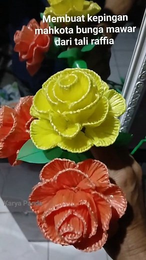 2.7M views · 26K reactions | Ide kreatif membuat bunga mawar dari tali raffia #karyapanda #idekreatif #kerajinantangan #kreasiunikdarilimbahplastik #kreasidaurulangsampah #tutorial #fyp #reels #diy #art #authenticity | Karya Panda | Facebook