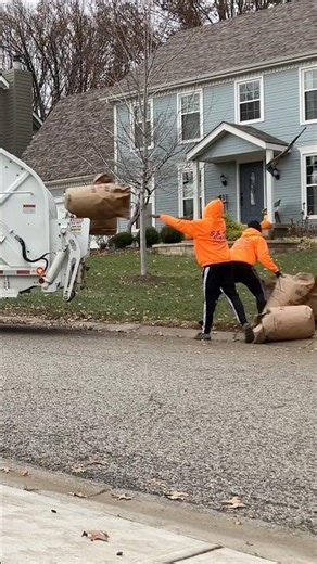 Rear Loader Garbage Trucks Collecting Compost #garbagetrucks #trashtrucks #shortsfeed #shorts