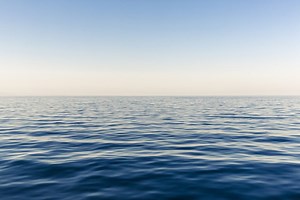 【超簡単】After Effectsで揺らぐ水面を作る方法を2パターン紹介します！